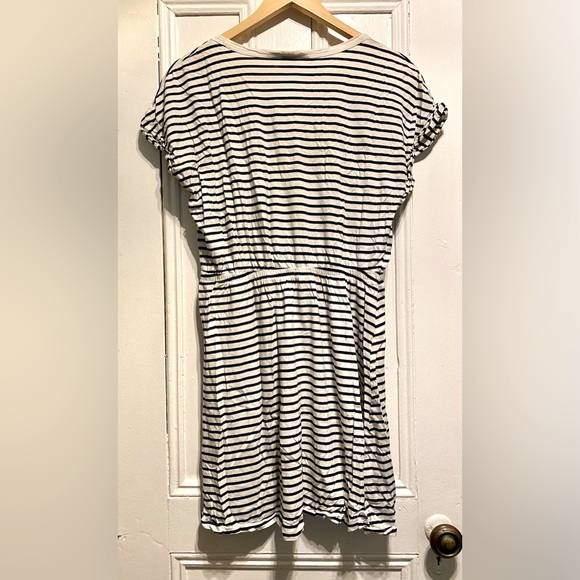 H&M White and navy striped dress - Picture 2 of 4
